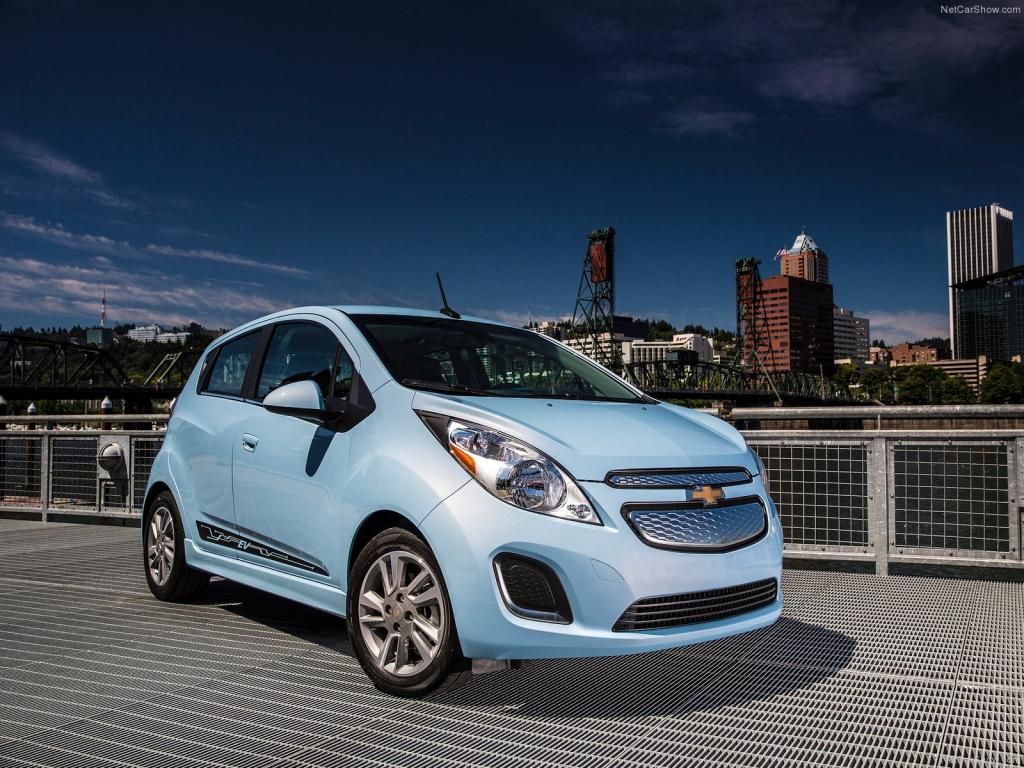 Chevrolet-Spark_EV_2014_1600x1200_wallpaper_04.jpg