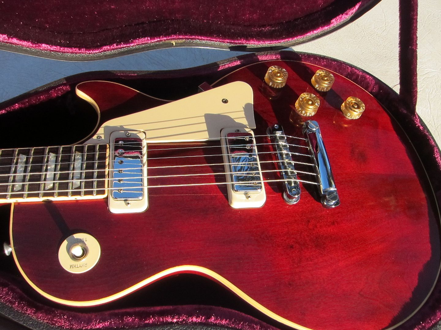dating vintage epiphone guitars Disclaimer the guitardater project cannot verify the authenticity of any guitar, this site is simply meant as a tool to satisfy the curiosity of guitar enthusiasts. dating vintage epiphone guitars Disclaimer the guitardater project cannot verify the authenticity of any guitar, this site is simply meant as a tool to satisfy the curiosity of guitar enthusiasts.