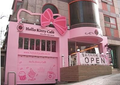 hello kitty cafe.jpg