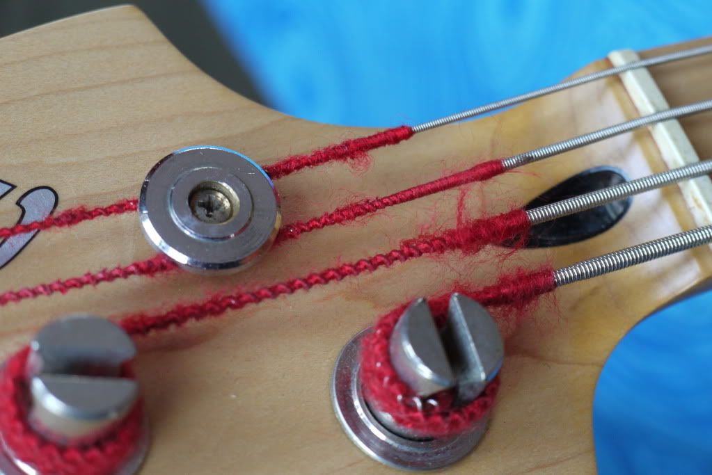 bass string with red end  ̹ ˻