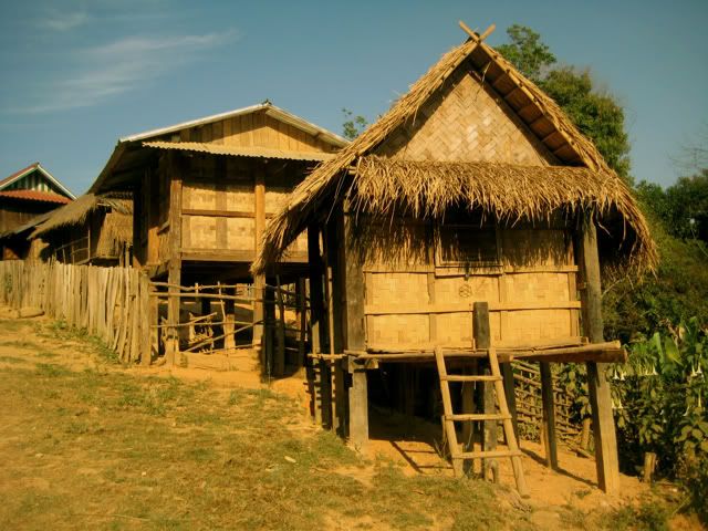 ztd-bambu-house-thai-burma.jpg 