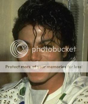 http://i819.photobucket.com/albums/zz117/Tholstrup83/Michael%20Jackson%20-%20Thriller%20Era/1986CaptainEO7.jpg